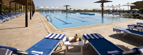 Бассейн отеля Swiss Inn Dream Resort Taba 5* (Свис Ин Дрим Резорт Таба 5*) Фото отеля Swiss Inn Dream Resort Taba 5* (Свис Ин Дрим Резорт Таба 5*)