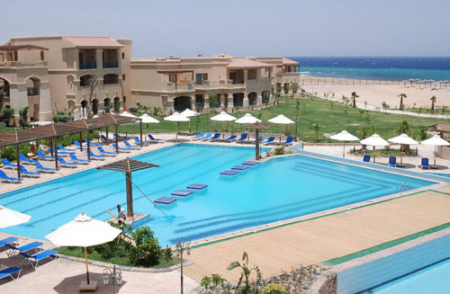 Бассейн отеля Swiss Inn Dream Resort Taba 5* (Свис Ин Дрим Резорт Таба 5*) Фото отеля Swiss Inn Dream Resort Taba 5* (Свис Ин Дрим Резорт Таба 5*)