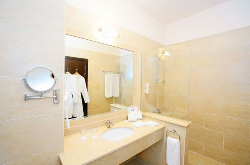 Ванная комната в номере отеля Magic Life Kalawy Imperial 5* (Мэджик Лайф Калави Империал 5*) Фото отеля Magic Life Kalawy Imperial 5* (Мэджик Лайф Калави Империал 5*)