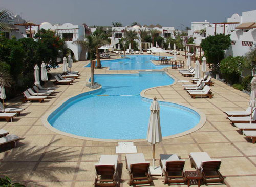Бассейн отеля Marmara Hotel & Resort 4* (Мармара Отель энд Резорт 4*) Фото отеля Marmara Hotel & Resort 4* (Мармара Отель энд Резорт 4*)