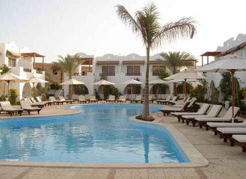 Бассейн отеля Marmara Hotel & Resort 4* (Мармара Отель энд Резорт 4*) Фото отеля Marmara Hotel & Resort 4* (Мармара Отель энд Резорт 4*)