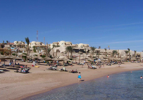 Пляж отеля Hauza Mandarin Resort 4* (Хауза Мандарин Резорт 4*) Фото отеля Hauza Mandarin Resort 4* (Хауза Мандарин Резорт 4*)