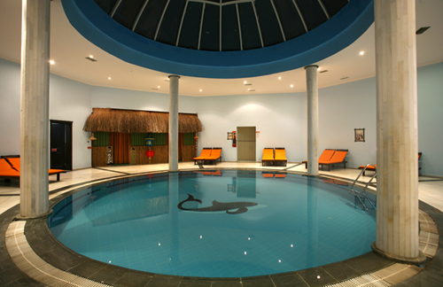 Крытый бассейн отеля Euphoria Palm Beach Resort 5* HV1 (Эйфория Палм Бич Резорт 5* HV1) Фото отеля Euphoria Palm Beach Resort 5* HV1 (Эйфория Палм Бич Резорт 5* HV1)