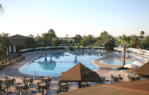 Бассейн отеля Euphoria Palm Beach Resort 5* HV1 (Эйфория Палм Бич Резорт 5* HV1) Фото отеля Euphoria Palm Beach Resort 5* HV1 (Эйфория Палм Бич Резорт 5* HV1)
