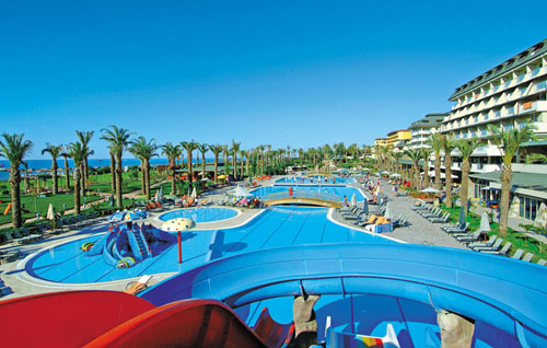 Бассейн отеля MC Arancia Resort Hotel 5* (МС Арансия Реcорт Отель 5*) Фото отеля MC Arancia Resort Hotel 5* (МС Арансия Реcорт Отель 5*)