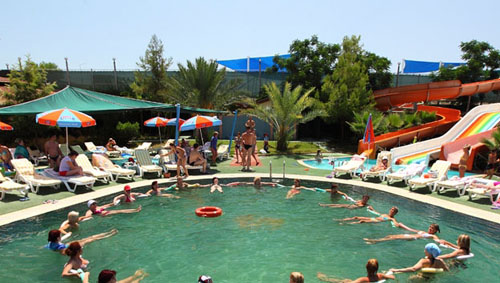 Бассейн отеля Club Gunes Garden 4* (Клуб Гюнеш Гарден 4*) Фото отеля Club Gunes Garden 4* (Клуб Гюнеш Гарден 4*)