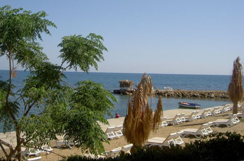 Пляж отеля Club Cemar Beach 3* (Клуб Джемар Бич 3*) Фото отеля Club Cemar Beach 3* (Клуб Джемар Бич 3*)