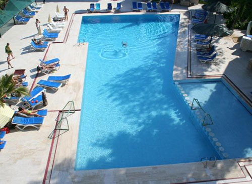 Бассейн отеля Larissa Beach Club Side 4* HV2 (Лариса Бич Клуб Сиде 4* HV2) Фото отеля Larissa Beach Club Side 4* HV2 (Лариса Бич Клуб Сиде 4* HV2)