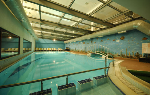 Крытый бассейн отеля Washington Resort Hotel & Spa 5* (Вашингтон Резорт Отель энд Спа 5*) Фото отеля Washington Resort Hotel & Spa 5* (Вашингтон Резорт Отель энд Спа 5*)