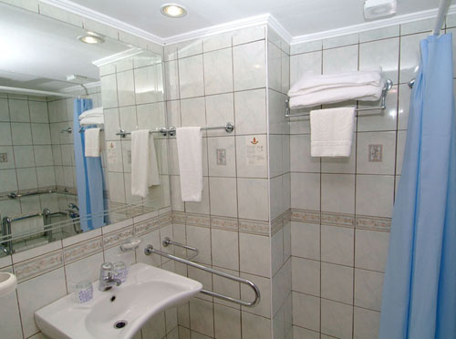 Ванная комната в номере отеля Club Nena HV1 5* (Клуб Нена HV1 5*) Фото отеля Club Nena HV1 5* (Клуб Нена HV1 5*)