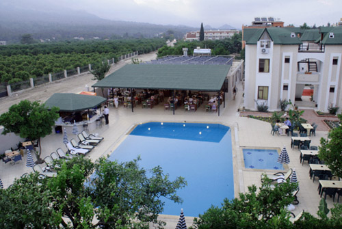 Бассейн отеля Ares Hotel Kemer 3* (Арес Отель Кемер 3*) Фото отеля Ares Hotel Kemer 3* (Арес Отель Кемер 3*)