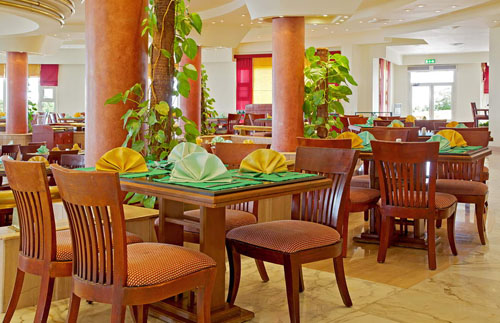 Ресторан отеля Coral Beach Resort Tiran 4* (Корал Бич Резорт Тиран 4*) Фото отеля Coral Beach Resort Tiran 4* (Корал Бич Резорт Тиран 4*)