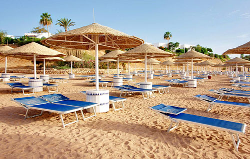 Пляж отеля Domina Coral Bay Aquamarine Beach 5* (Домина Корал Бей Аквамарин Бич 5*) Фото отеля Domina Coral Bay Aquamarine Beach 5* (Домина Корал Бей Аквамарин Бич 5*)