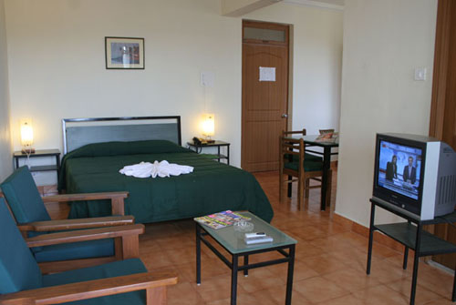 Номер отеля Palmarinha Resort & Suites 3* (Пальмаринья Резорт энд Сьютс 3*) Фото отеля Palmarinha Resort & Suites 3* (Пальмаринья Резорт энд Сьютс 3*)