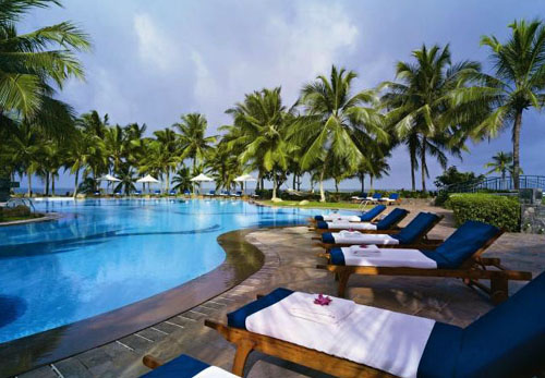 Бассейн отеля Vivanta By Taj Bentota 5* (Виванта Бай Тадж Бентота 5*) Фото отеля Vivanta By Taj Bentota 5* (Виванта Бай Тадж Бентота 5*)