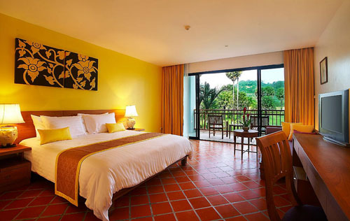 Номер отеля Naithonburi Beach Resort 4* (Найтонбури Бич Резорт 4*) Фото отеля Naithonburi Beach Resort 4* (Найтонбури Бич Резорт 4*)