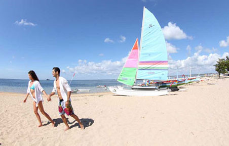 Пляж отеля Prama Sanur Beach Bali 5* (Прама Санур Бич Бали 5*) Фото отеля Prama Sanur Beach Bali 5* (Прама Санур Бич Бали 5*)