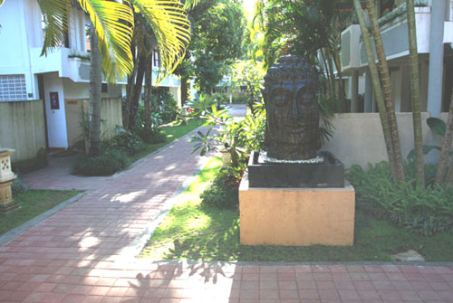 Отель Puri Saron Hotel Seminyak 4* (Пури Сарон Отель Семиньяк 4*) Фото отеля Puri Saron Hotel Seminyak 4* (Пури Сарон Отель Семиньяк 4*)