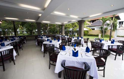 Ресторан отеля Puri Saron Hotel Seminyak 4* (Пури Сарон Отель Семиньяк 4*) Фото отеля Puri Saron Hotel Seminyak 4* (Пури Сарон Отель Семиньяк 4*)