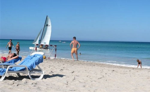 Пляж отеля Brisas Del Caribe 4* (Бризас Дель Кариб 4*) Фото отеля Brisas Del Caribe 4* (Бризас Дель Кариб 4*)