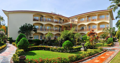 Отель Swiss Village Resort & Spa 4* (Свис Виладж Резорт энд Спа 4*) Фото отеля Swiss Village Resort & Spa 4* (Свис Виладж Резорт энд Спа 4*)