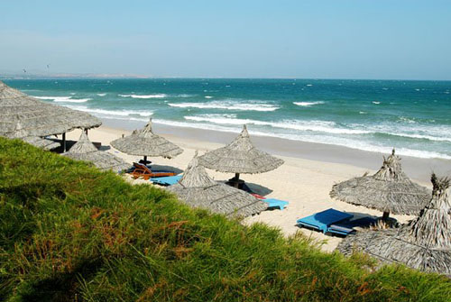 Пляж отеля Palmira Beach Resort & Spa 3* (Пальмира Бич Резорт энд Спа 3*) Фото отеля Palmira Beach Resort & Spa 3* (Пальмира Бич Резорт энд Спа 3*)