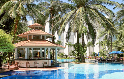 Бассейн отеля Cholchan Pattaya Resort 4* (Чолчан Паттайя Резорт 4*) Фото отеля Cholchan Pattaya Resort 4* (Чолчан Паттайя Резорт 4*)