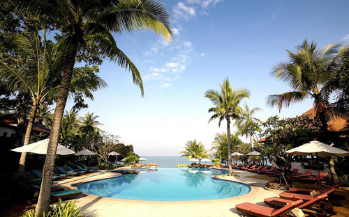 Бассейн отеля Sea Sand Sun Resort & Spa 4* (Си Санд Сан Резорт энд Спа 4*) Фото отеля Sea Sand Sun Resort & Spa 4* (Си Санд Сан Резорт энд Спа 4*)