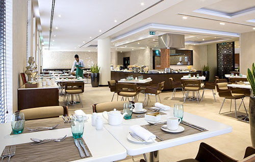Ресторан отеля Mercure Gold Hotel Al Mina Road Dubai 4* (Меркури Голд Отель Аль Мина Роад Дубай 4*) Фото отеля Mercure Gold Hotel Al Mina Road Dubai 4* (Меркури Голд Отель Аль Мина Роад Дубай 4*)