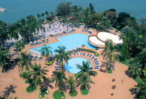 Бассейн отеля Royal Cliff Beach Hotel 5* (Роял Клиф Бич Отель 5*) Фото отеля Royal Cliff Beach Hotel 5* (Роял Клиф Бич Отель 5*)