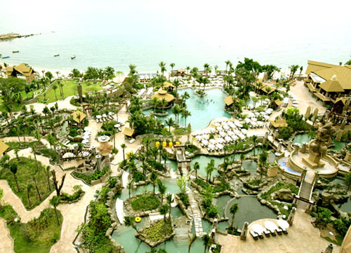Бассейны отеля Centara Grand Mirage Beach Resort Pattaya 5* (Центара Гранд Мираж Бич Резорт Паттайя 5*) Фото отеля Centara Grand Mirage Beach Resort Pattaya 5* (Центара Гранд Мираж Бич Резорт Паттайя 5*)