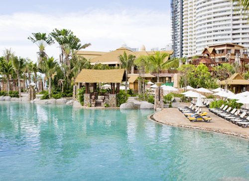 Бассейн отеля Centara Grand Mirage Beach Resort Pattaya 5* (Центара Гранд Мираж Бич Резорт Паттайя 5*) Фото отеля Centara Grand Mirage Beach Resort Pattaya 5* (Центара Гранд Мираж Бич Резорт Паттайя 5*)