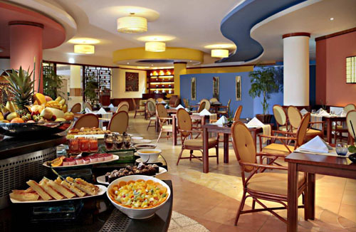 https://tourmania.com.ua/uploads/posts/2011-12/1325248593_fujairah-rotana-resort-spa-5-hotel-oae-restaurant1.jpg