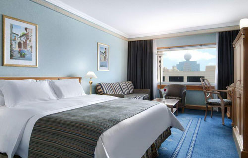Номер отеля Hilton Ras Al Khaimah Hotel 5* (Хилтон Рас Аль-Хайма Отель 5*) Фото отеля Hilton Ras Al Khaimah Hotel 5* (Хилтон Рас Аль-Хайма Отель 5*)