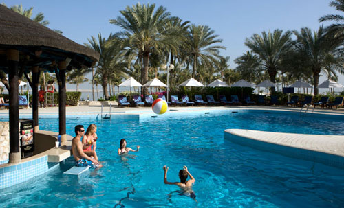 Бассейн отеля JA Jebel Ali Beach Hotel 5* (ДжейЭй Джебел Али Бич Отель 5*) Фото отеля JA Jebel Ali Beach Hotel 5* (ДжейЭй Джебел Али Бич Отель 5*)