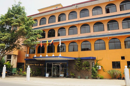 Отель Hikkaduwa Beach Hotel 3* (Хиккадува Бич Отель 3*) Фото отеля Hikkaduwa Beach Hotel 3* (Хиккадува Бич Отель 3*)