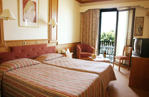 Номер отеля Dionysos Central Hotel 3* (Дионисос Централ Отель 3*) Фото отеля Dionysos Central Hotel 3* (Дионисос Централ Отель 3*)