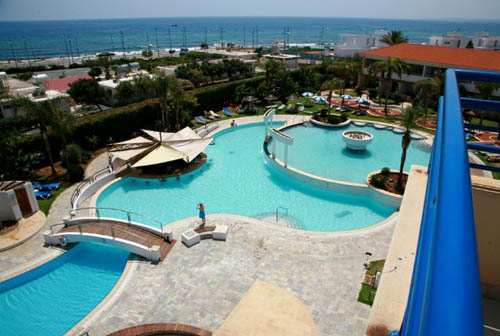 Бассейн отеля Faros Hotel 3* (Фарос Отель 3*) Фото отеля Faros Hotel 3* (Фарос Отель 3*)