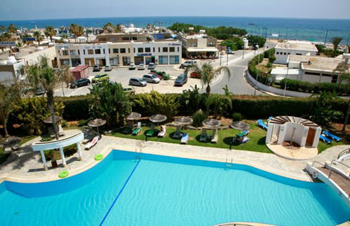 Бассейн отеля Faros Hotel 3* (Фарос Отель 3*) Фото отеля Faros Hotel 3* (Фарос Отель 3*)