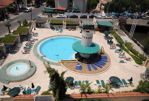 Бассейн отеля Munamar Beach Hotel 5* (Мунамар Бич Отель 5*) Фото отеля Munamar Beach Hotel 5* (Мунамар Бич Отель 5*)