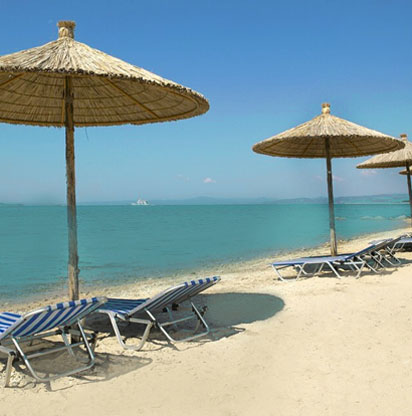 Пляж отеля Alexandros Palace Hotel & Suites 5* (Александрос Палас Отель энд Сьютс 5*) Фото отеля Alexandros Palace Hotel & Suites 5* (Александрос Палас Отель энд Сьютс 5*)