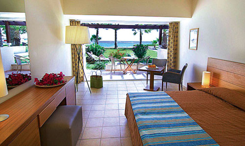 Номер отеля Nissi Beach Resort 4* (Нисси Бич Резорт 4*) Фото отеля Nissi Beach Resort 4* (Нисси Бич Резорт 4*)