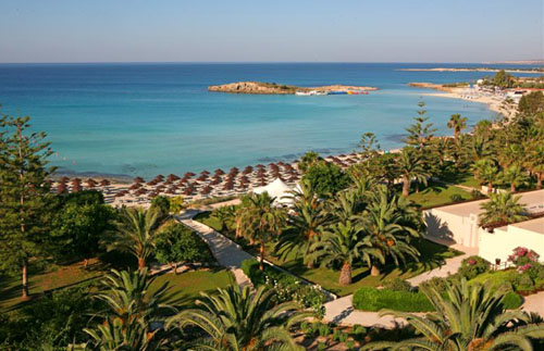Пляж отеля Nissi Beach Resort 4* (Нисси Бич Резорт 4*) Фото отеля Nissi Beach Resort 4* (Нисси Бич Резорт 4*)