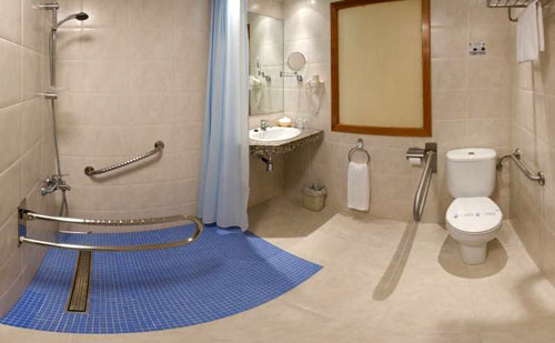 Ванная комната в номере отеля GHT Oasis Park & Spa 4* (ГХТ Оазис Парк энд Спа 4*) Фото отеля GHT Oasis Park & Spa 4* (ГХТ Оазис Парк энд Спа 4*)
