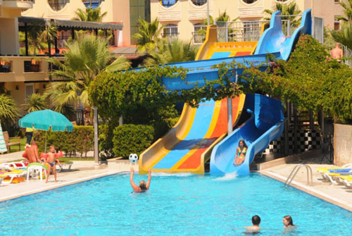 Водные горки отеля Camyuva Beach Hotel 4* (Чамьюва Бич Отель 4*) Фото отеля Camyuva Beach Hotel 4* (Чамьюва Бич Отель 4*)