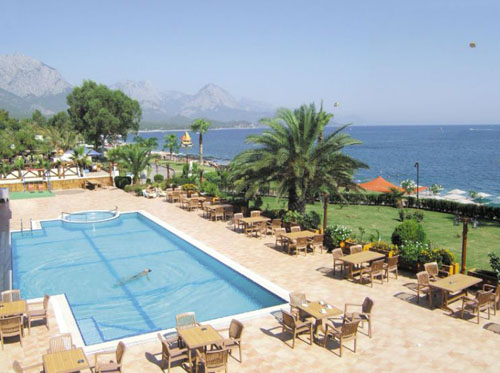 Бассейн отеля Valeri Beach Hotel 3* (Валери Бич Отель 3*) Фото отеля Valeri Beach Hotel 3* (Валери Бич Отель 3*)