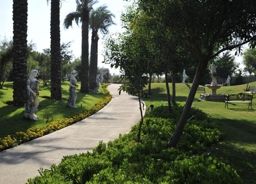 Сад отеля Alva Donna Exclusive Hotel & Spa 5* (Альва Донна Эксклюзив Отель энд Спа 5*) Фото отеля Alva Donna Exclusive Hotel & Spa 5* (Альва Донна Эксклюзив Отель энд Спа 5*)