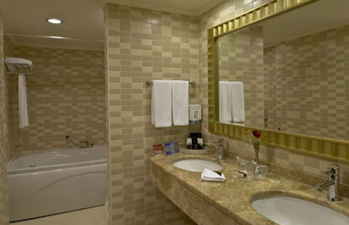 Ванная комната в номере отеля Alva Donna Exclusive Hotel & Spa 5* (Альва Донна Эксклюзив Отель энд Спа 5*) Фото отеля Alva Donna Exclusive Hotel & Spa 5* (Альва Донна Эксклюзив Отель энд Спа 5*)
