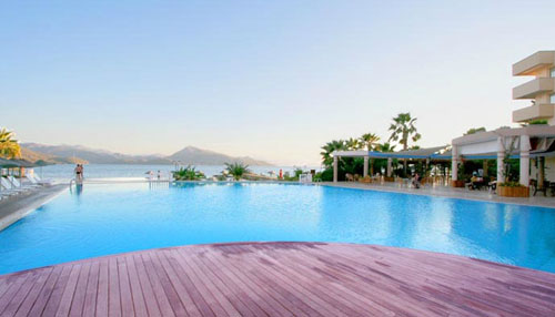 Бассейн отеля PGS Hotels Fortezza Beach Resort 5* (ПГС Отель Фортеза Бич Резорт 5*) Фото отеля PGS Hotels Fortezza Beach Resort 5* (ПГС Отель Фортеза Бич Резорт 5*)
