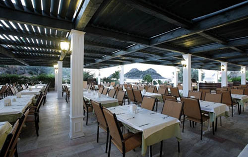 Ресторан отеля Green Platan Club Hotel & Spa 4* (Грин Платан Клуб Отель энд Спа 4*) Фото отеля Green Platan Club Hotel & Spa 4* (Грин Платан Клуб Отель энд Спа 4*)